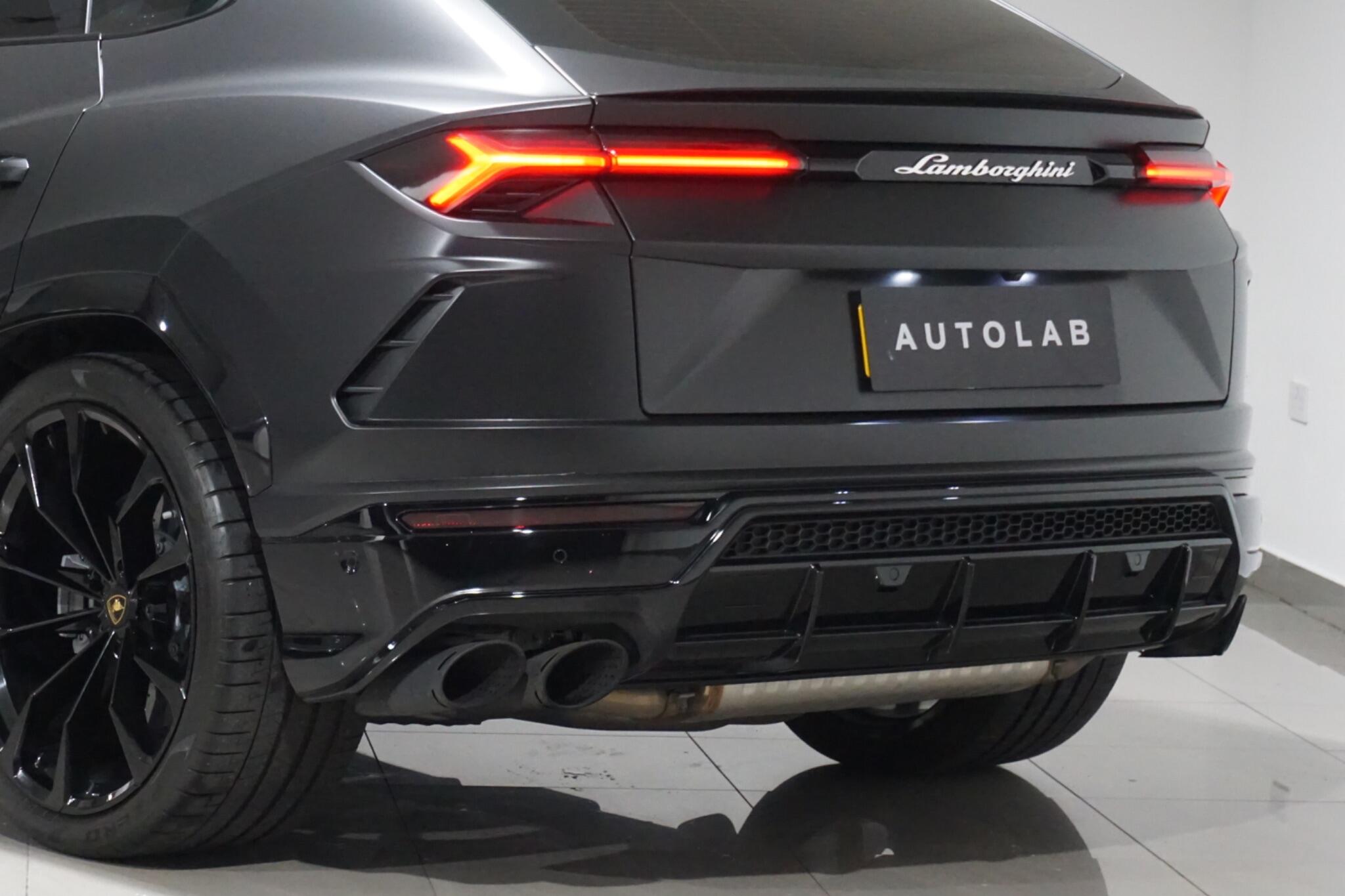 Lamborghini Urus 4.0 V8 BiTurbo SUV 5dr Petrol Auto 4WD Euro 6 (650 ps)